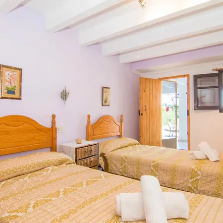 Abahana Amoros Villa
