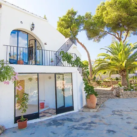 Abahana Amoros Villa *